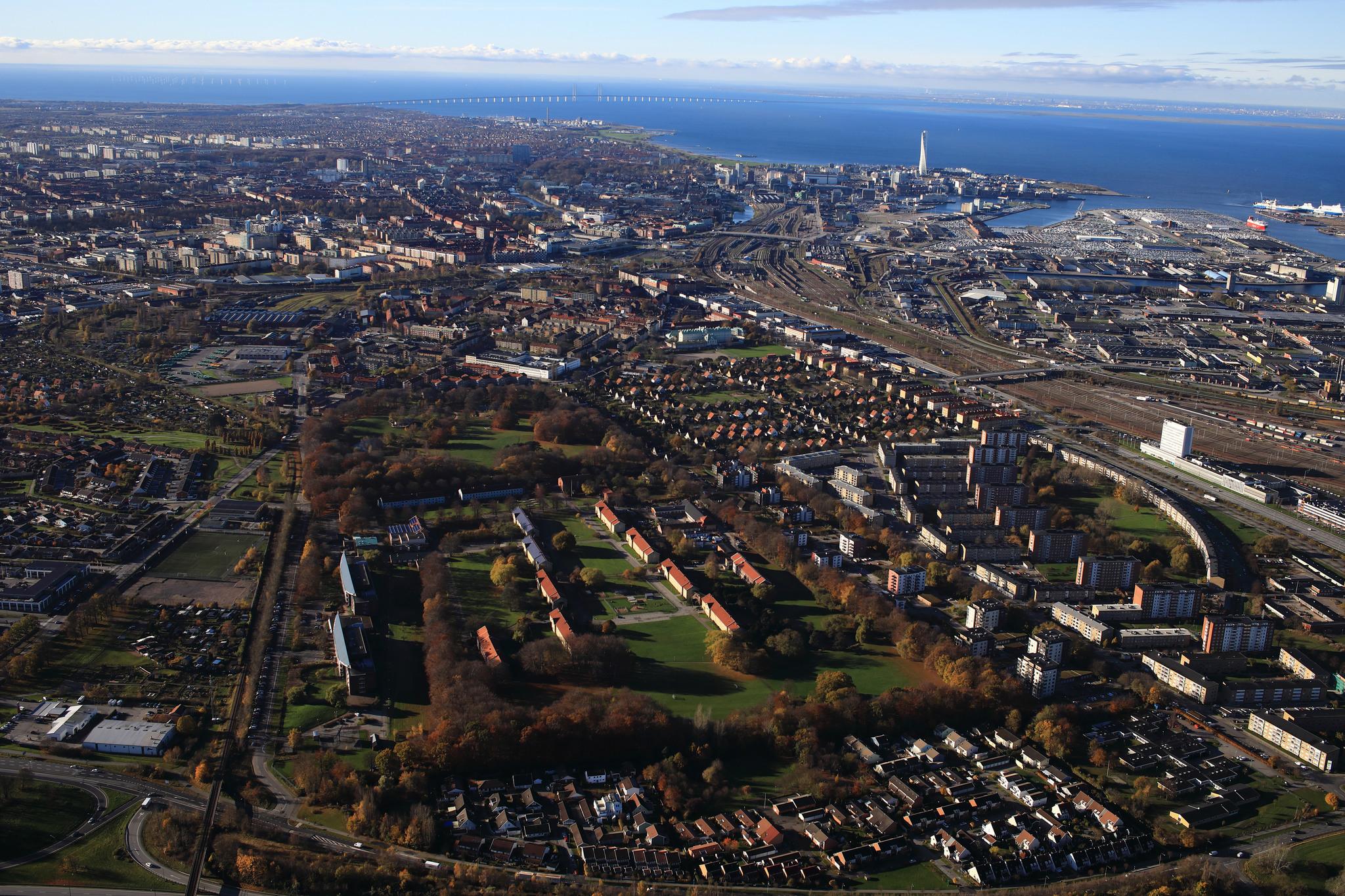 Aerial view of the city Malmö, with Sege Park in the middle. This redevelopment is helping Malmö towards a greener future.